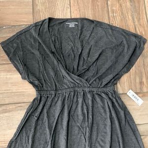 New women’s Amazon essentials soft gray v neck short sleeved summer dress XS